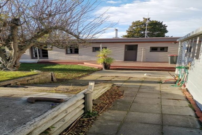 Photo of property in 303 Wainoni Road, Avondale, Christchurch, 8061