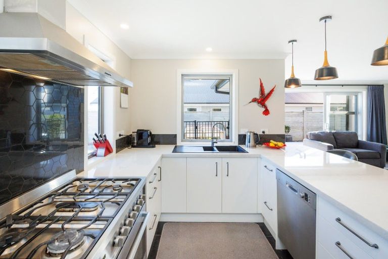 Photo of property in 34 Dogwood Way, Milson, Palmerston North, 4414