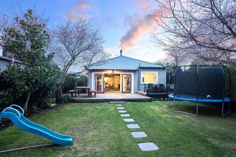 Photo of property in 93 Abberley Crescent, St Albans, Christchurch, 8014