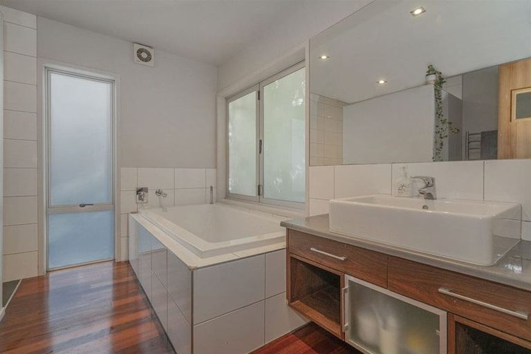 Photo of property in 56 Rewa Rewa Valley, Tairua, 3508