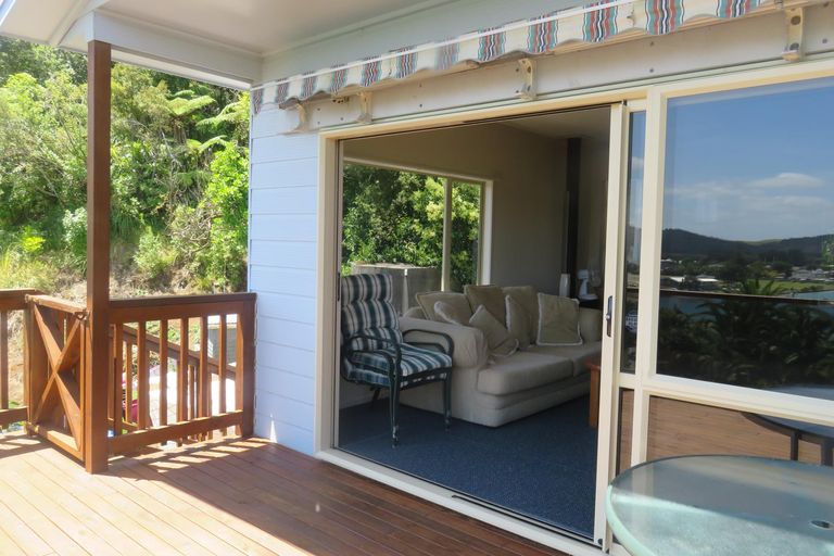 Photo of property in 13 Bush Point Road, Cable Bay, 0420