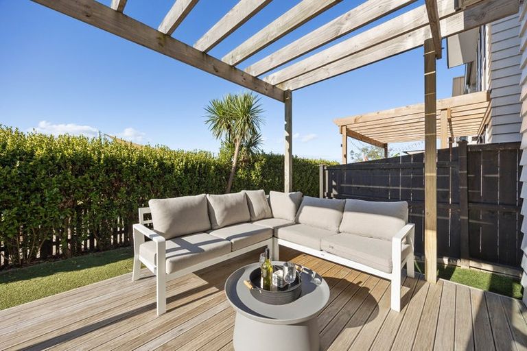 Photo of property in 21 Irving Place, Hobsonville, Auckland, 0616