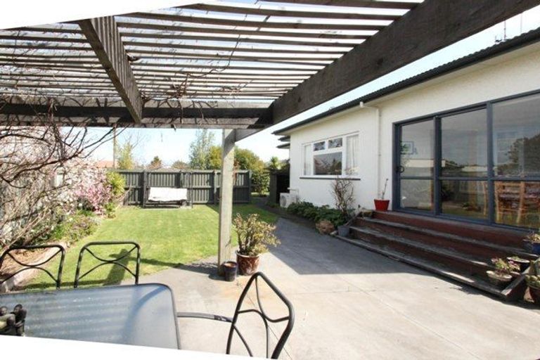 Photo of property in 1400 Woodstock Avenue, Mayfair, Hastings, 4122