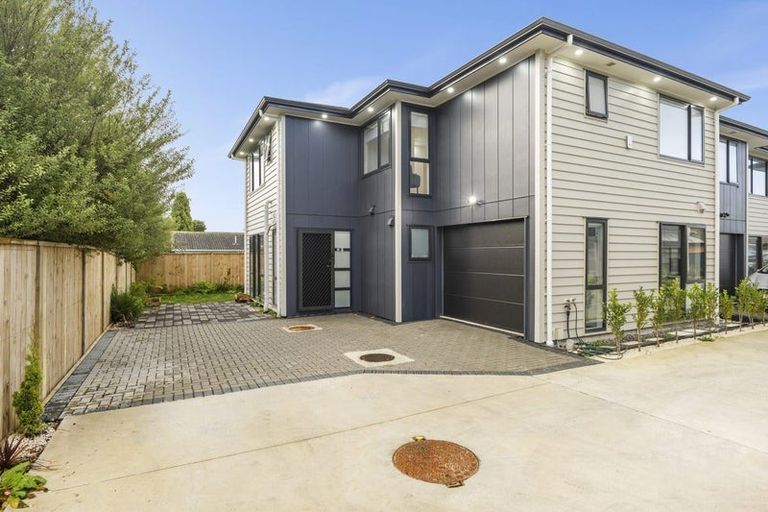 Photo of property in 43f Beach Road, Pahurehure, 2113