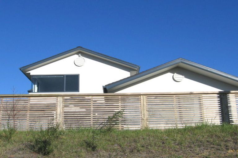 Photo of property in 104 Knights Road, Rothesay Bay, Auckland, 0630