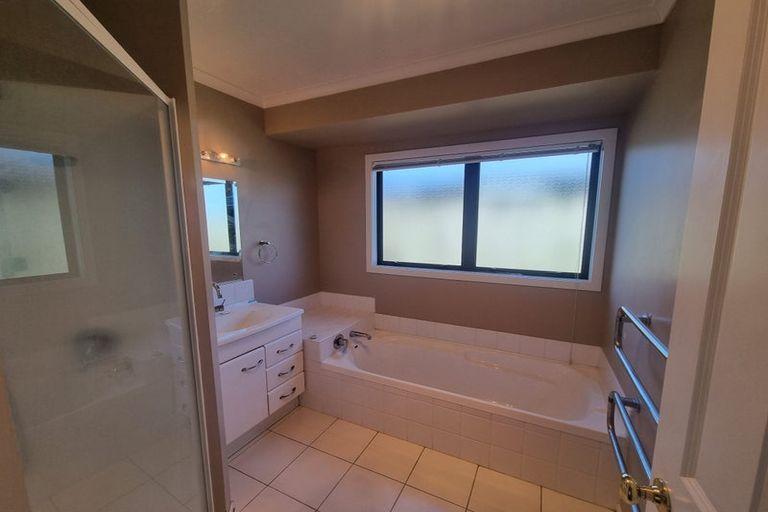 Photo of property in 5 Duggan Drive, Owhata, Rotorua, 3010