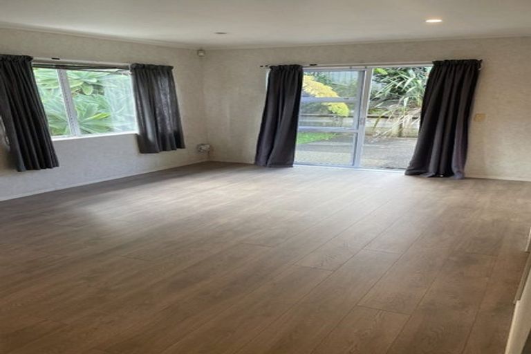 Photo of property in 22 Millstream Drive, Henderson, Auckland, 0610