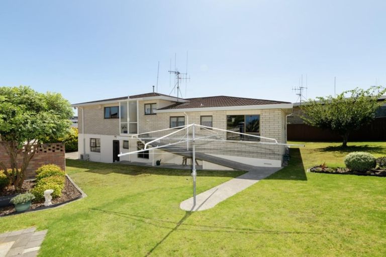 Photo of property in 22 Laing Place, Otumoetai, Tauranga, 3110