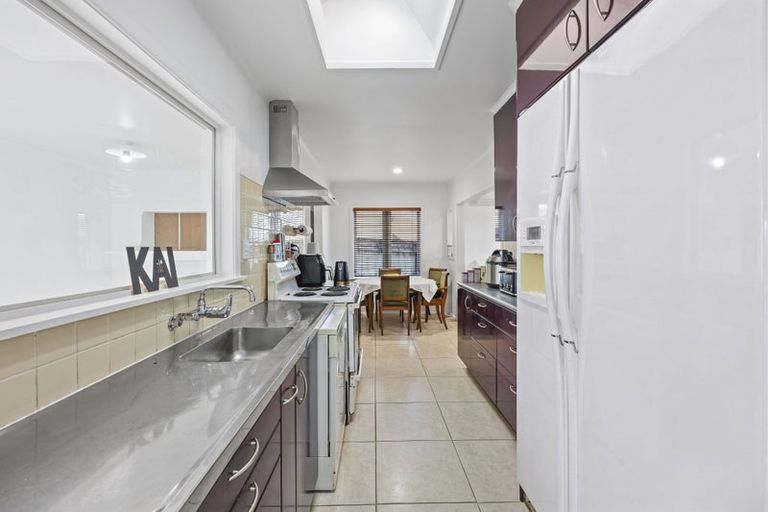 Photo of property in 44 Farquhar Road, Glendene, Auckland, 0602