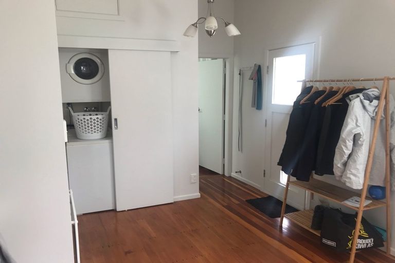 Photo of property in 19 Caroline Street, Mount Victoria, Wellington, 6011