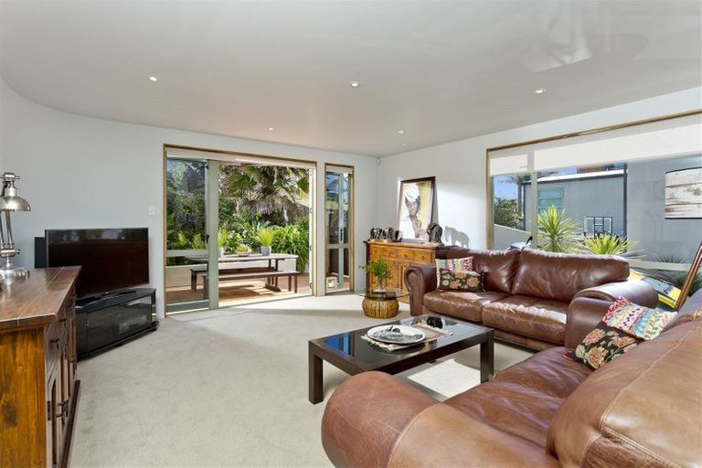 Photo of property in 2/14 Hastings Road, Mairangi Bay, Auckland, 0630