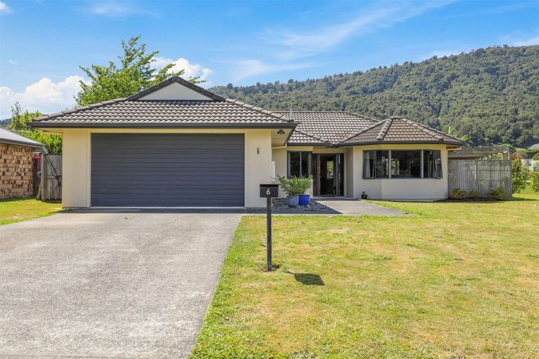 Photo of property in 6 Caulfield Place, Pukehangi, Rotorua, 3015