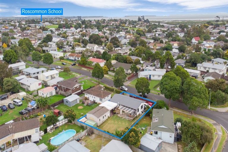 Photo of property in 4 Cottrell Place, Clendon Park, Auckland, 2103