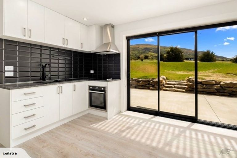 Photo of property in 16c Estrella Heights Lane, Queensberry, Cromwell, 9383