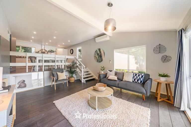 Photo of property in 6 Swadel Way, Karori, Wellington, 6012