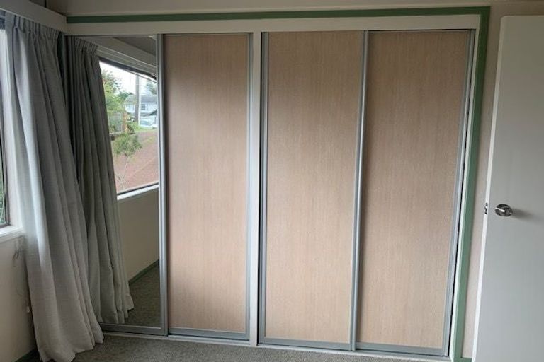 Photo of property in 765 East Coast Road, Northcross, Auckland, 0630