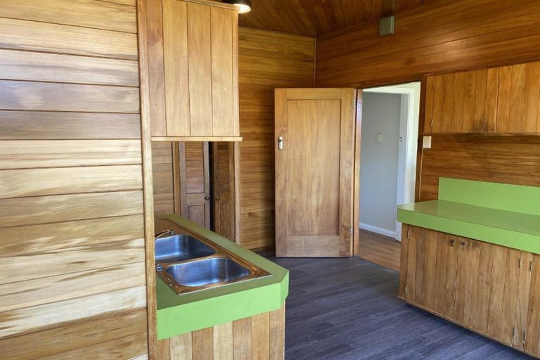 Photo of property in 3 Maratahu Street, Westown, New Plymouth, 4310