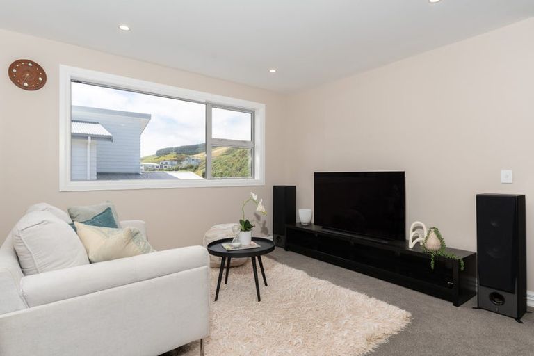 Photo of property in 22 Farnworth Terrace, Churton Park, Wellington, 6037