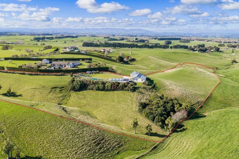 Photo of property in 63 Sutherland Road, Sanson, Palmerston North, 4479