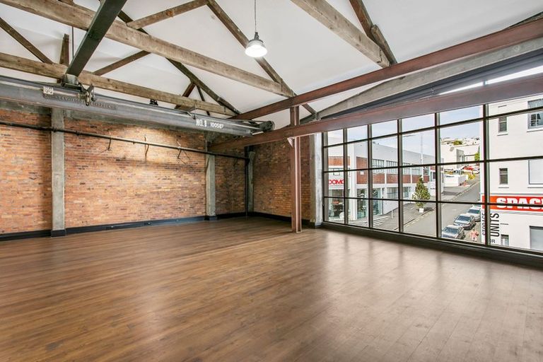 Photo of property in 1 Davy Street, Carterton, 5713