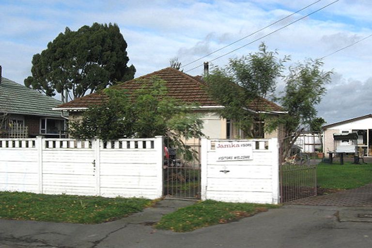 Photo of property in 131 Sawyers Arms Road, Northcote, Christchurch, 8052