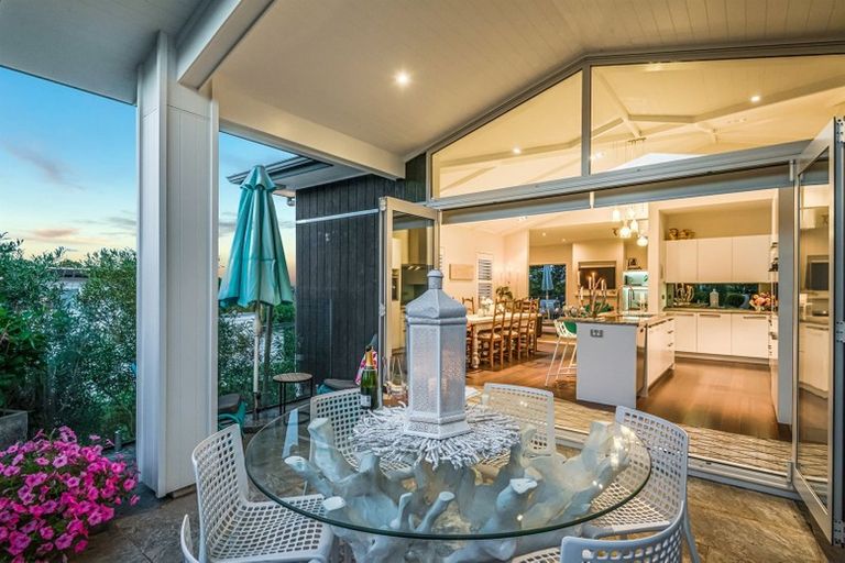 Photo of property in 43b Park Rise, Campbells Bay, Auckland, 0630