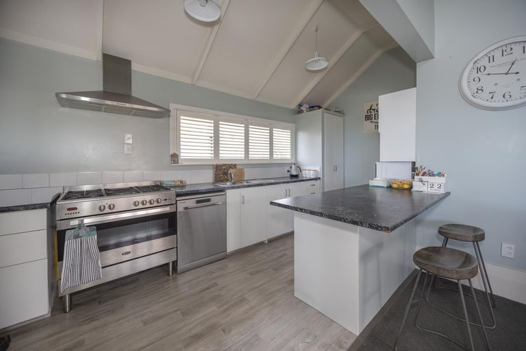 Photo of property in 9 Ure Street, South Hill, Oamaru, 9400