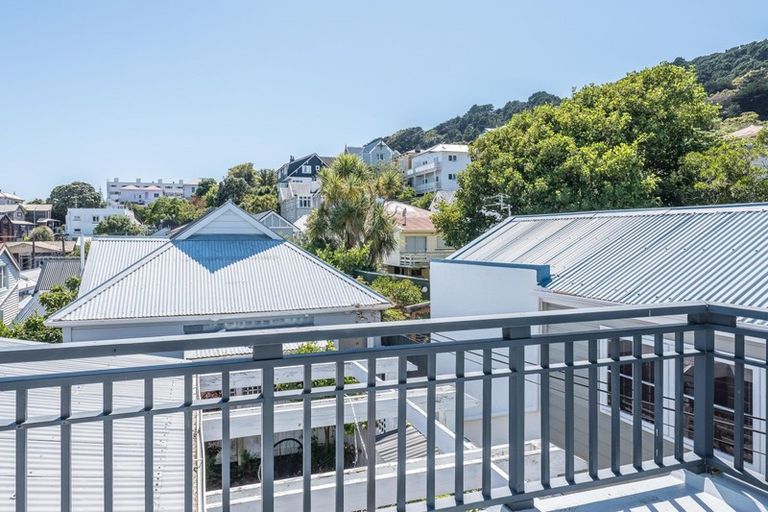 Photo of property in 37 Queen Street, Mount Victoria, Wellington, 6011