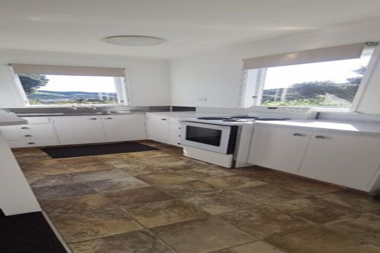Photo of property in 2 Taupo Crescent, Plimmerton, Porirua, 5026