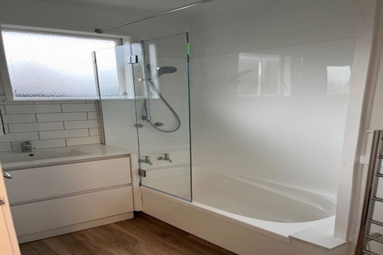 Photo of property in 2a Lansdown Place, Papakura, 2110