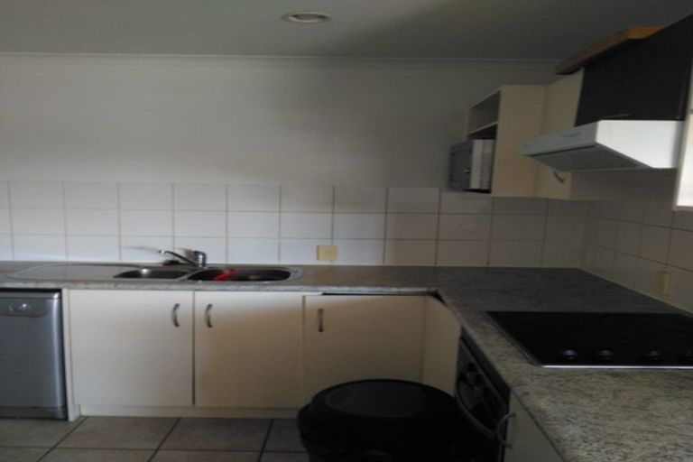 Photo of property in 4 Waldos Way, Mangere, Auckland, 2022