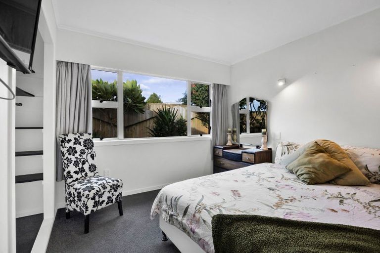 Photo of property in 1 Lynton Street, Upper Vogeltown, New Plymouth, 4310