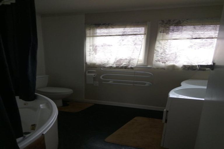 Photo of property in 324 Rangatira Road, Beach Haven, Auckland, 0626