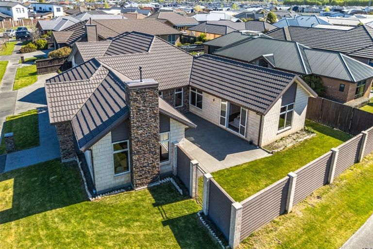 Photo of property in 30 Davaar Crescent, Broomfield, Christchurch, 8042