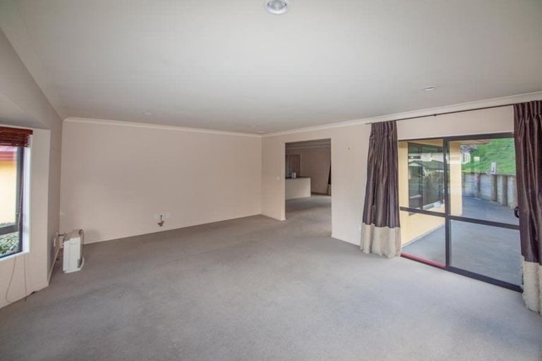 Photo of property in 35 Waverton Terrace, Churton Park, Wellington, 6037