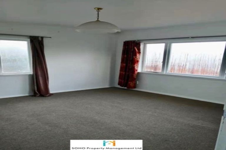 Photo of property in 165 Edmonton Road, Te Atatu South, Auckland, 0610