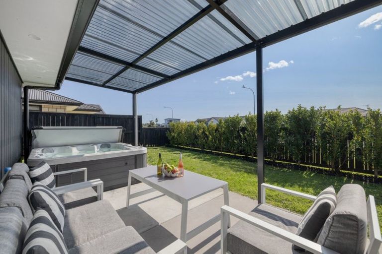 Photo of property in 71 Dunkeld Drive, Papamoa, 3118