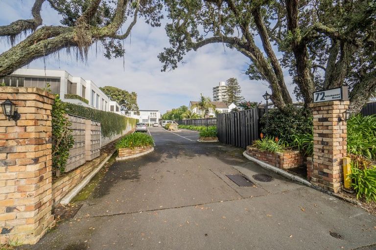 Photo of property in 1/72l Kitchener Road, Milford, Auckland, 0620