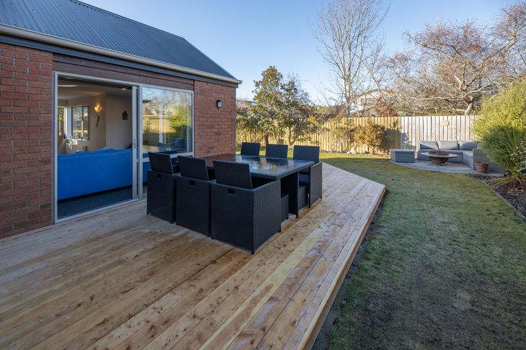 Photo of property in 136 Rothesay Road, Parklands, Christchurch, 8083