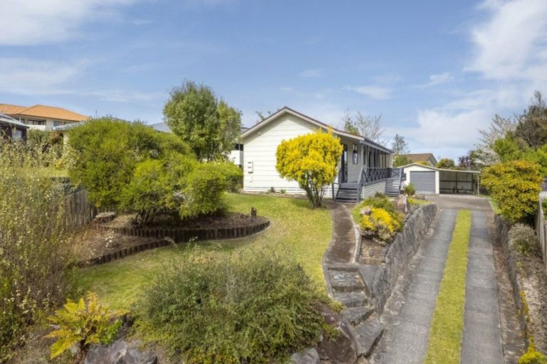 Photo of property in 2 Gladstone Grove, Richmond Heights, Taupo, 3330