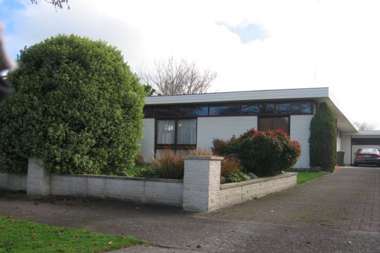 Photo of property in 3 Raglan Avenue, Cloverlea, Palmerston North, 4412
