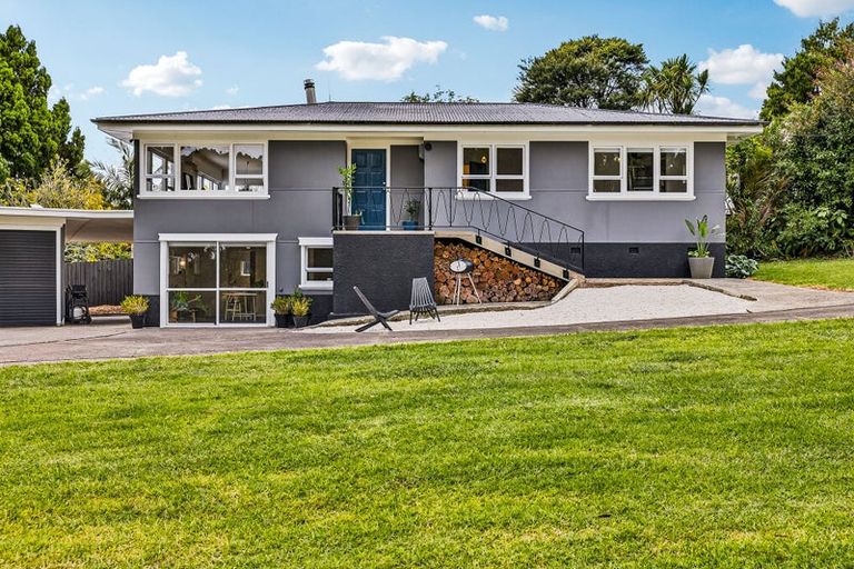 Photo of property in 6 Walker Road, Henderson Valley, Auckland, 0612