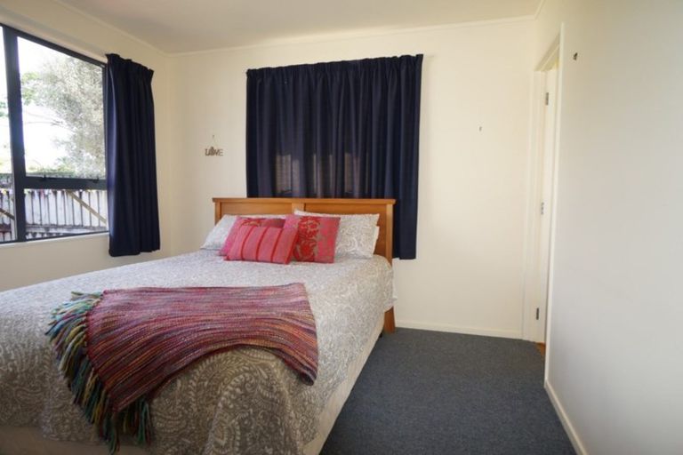 Photo of property in 33 Shearwater Street, One Tree Point, 0118