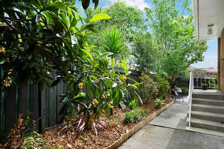 Photo of property in 1/33 Matuhi Rise, Henderson, Auckland, 0612