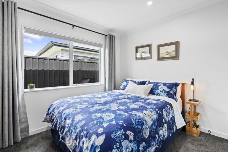 Photo of property in 1a Camp Street, Heretaunga, Upper Hutt, 5019