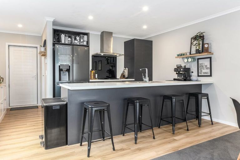 Photo of property in 8 Peter Tapp Way, Wainuiomata, Lower Hutt, 5014