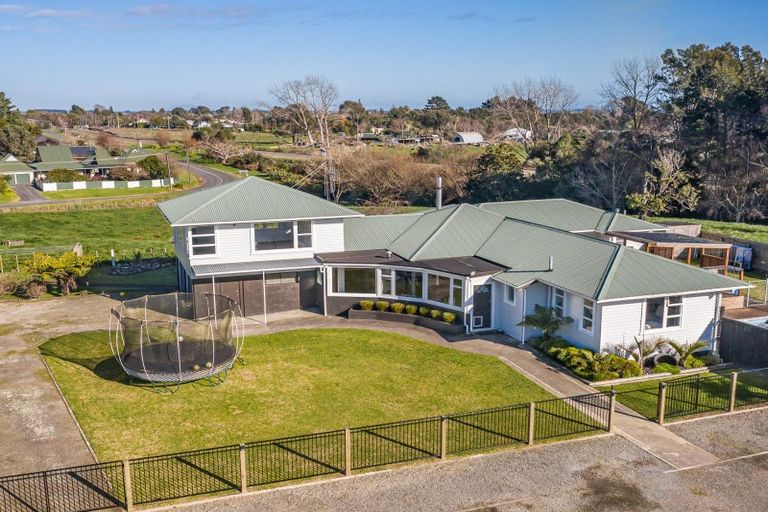 Photo of property in 51 Roslyn Road, Levin, 5510