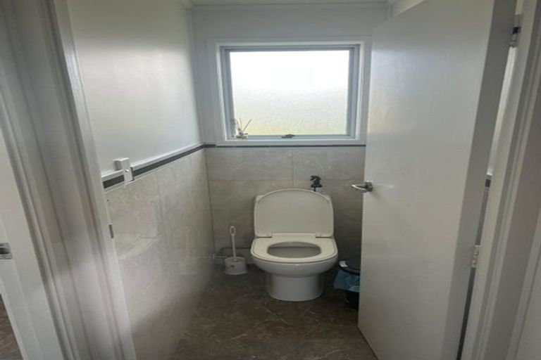 Photo of property in 7 Kelman Road, Kelston, Auckland, 0602