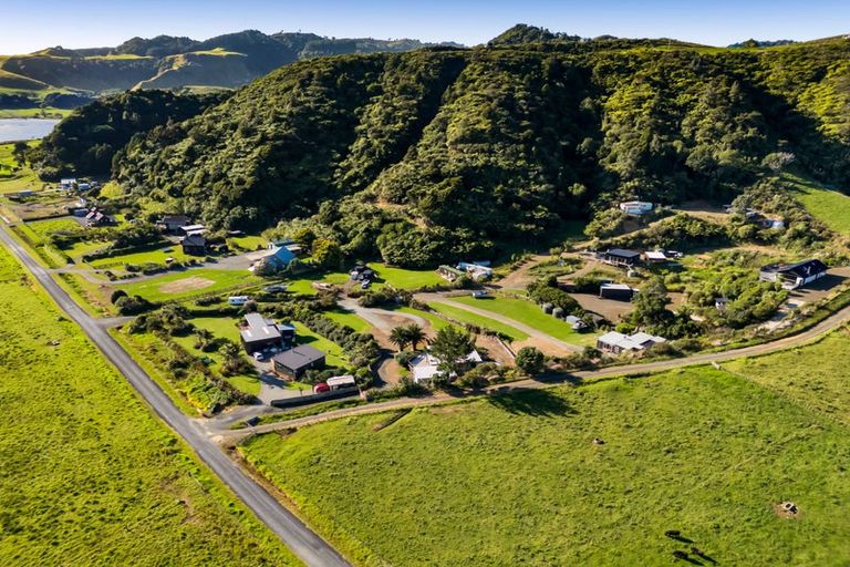 Photo of property in 173 Te Mahoe Road, Mokau, 4376