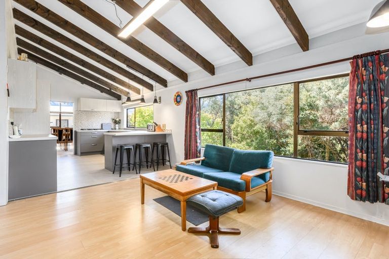 Photo of property in 23 Exploration Way, Whitby, Porirua, 5024